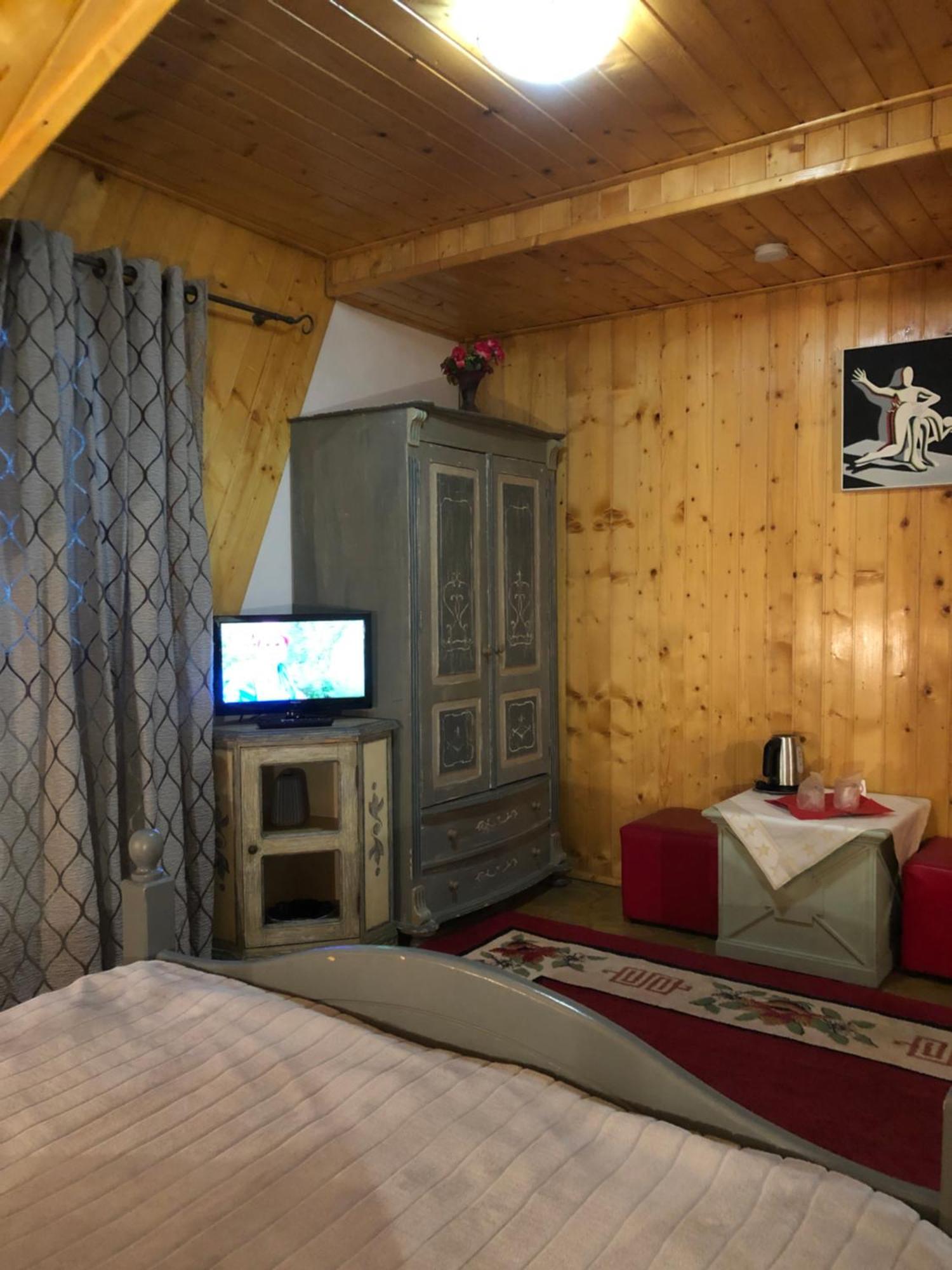 Rem'S Pension Рышнов Экстерьер фото