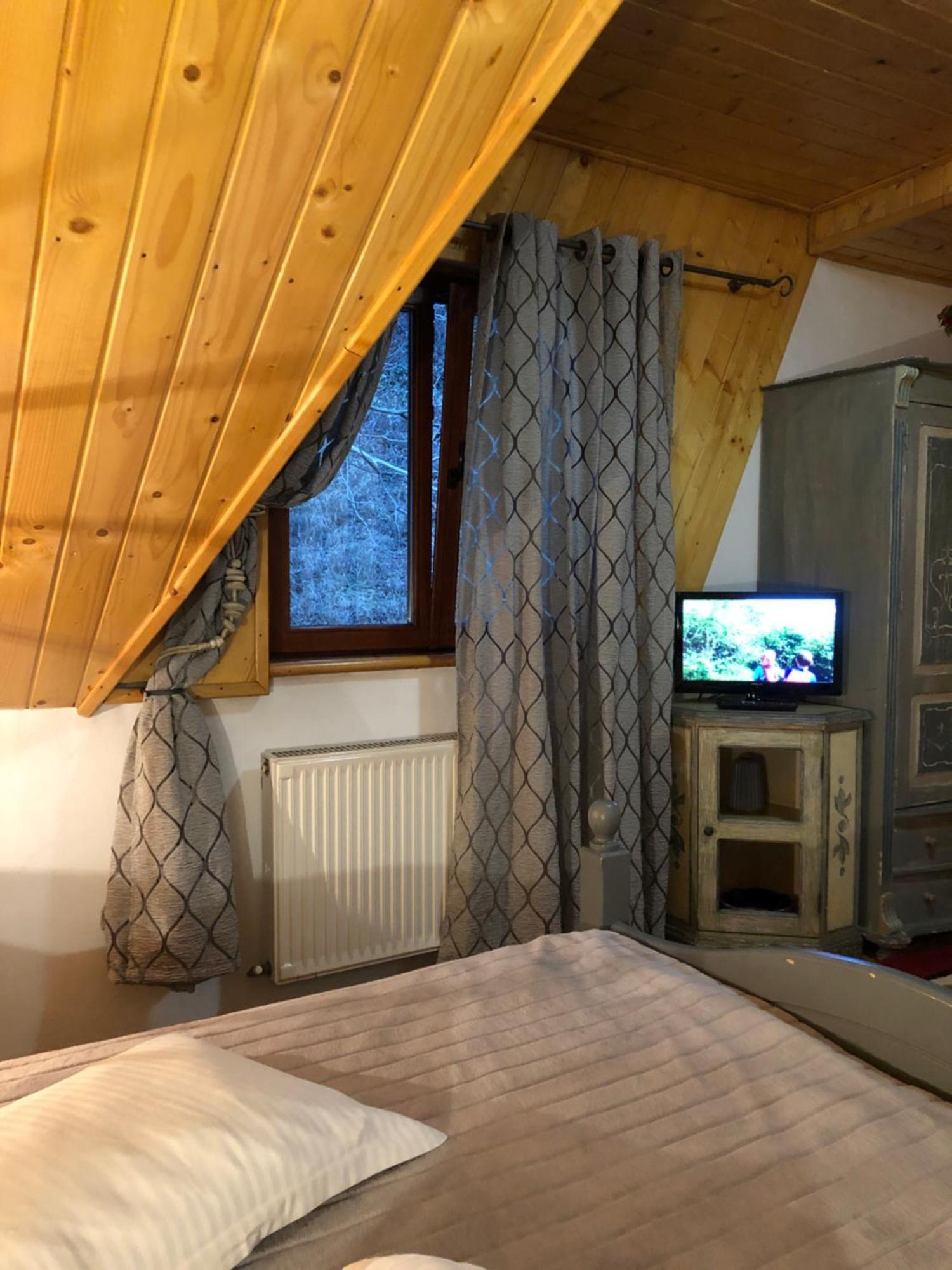Rem'S Pension Рышнов Экстерьер фото