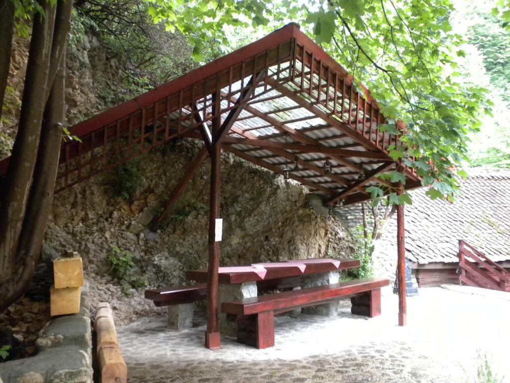 Rem'S Pension Рышнов Экстерьер фото